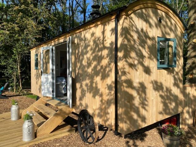 Coachroad Shepherds Huts Petworth Exterior foto