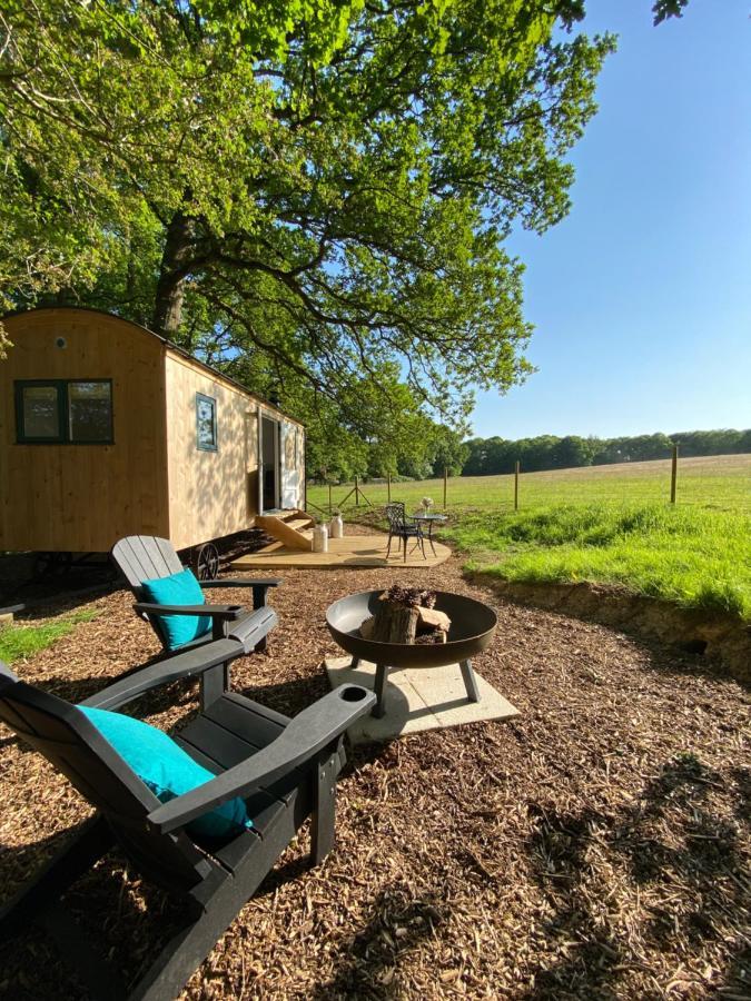 Coachroad Shepherds Huts Petworth Exterior foto