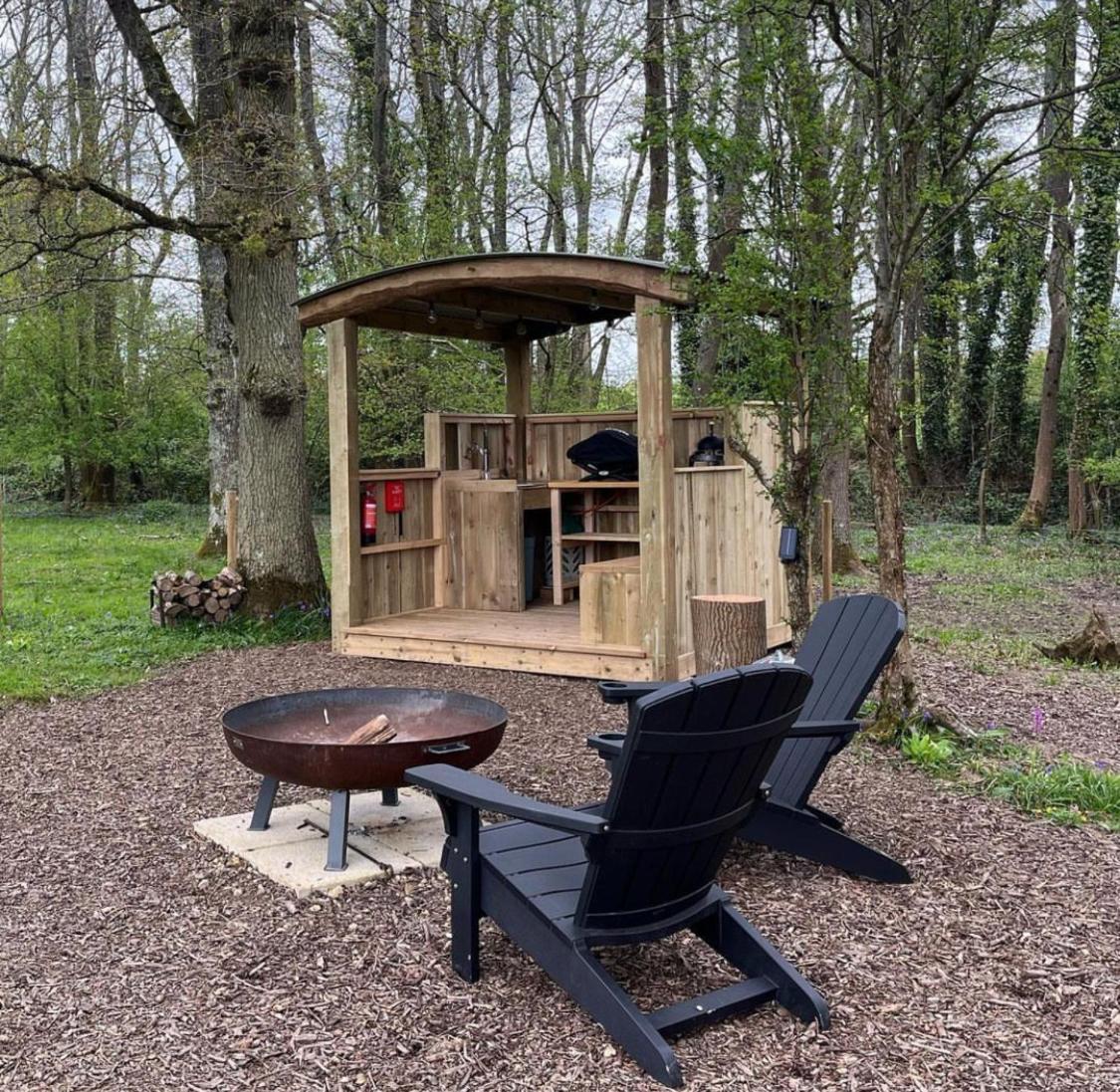 Coachroad Shepherds Huts Petworth Exterior foto